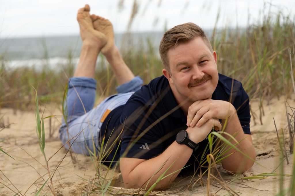 matt morgan chillin on the beach