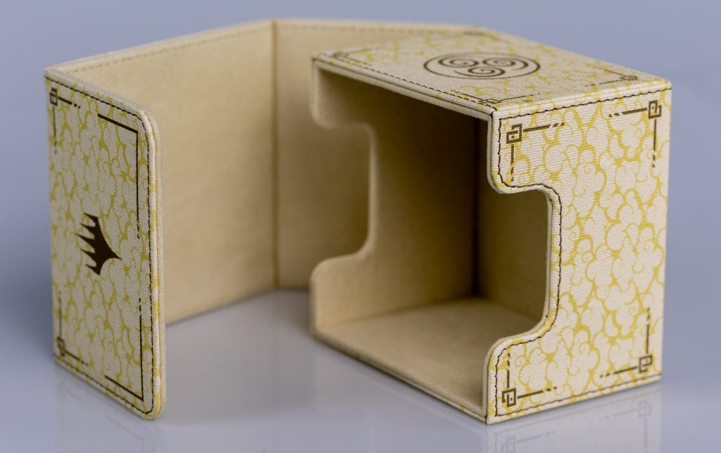 Open DOMARU Avatar deck box on its side